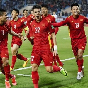 世界杯客户端下载安装-喜讯！他将成首位通过邵佳一考察的国脚，国足热身赛连续三场破门